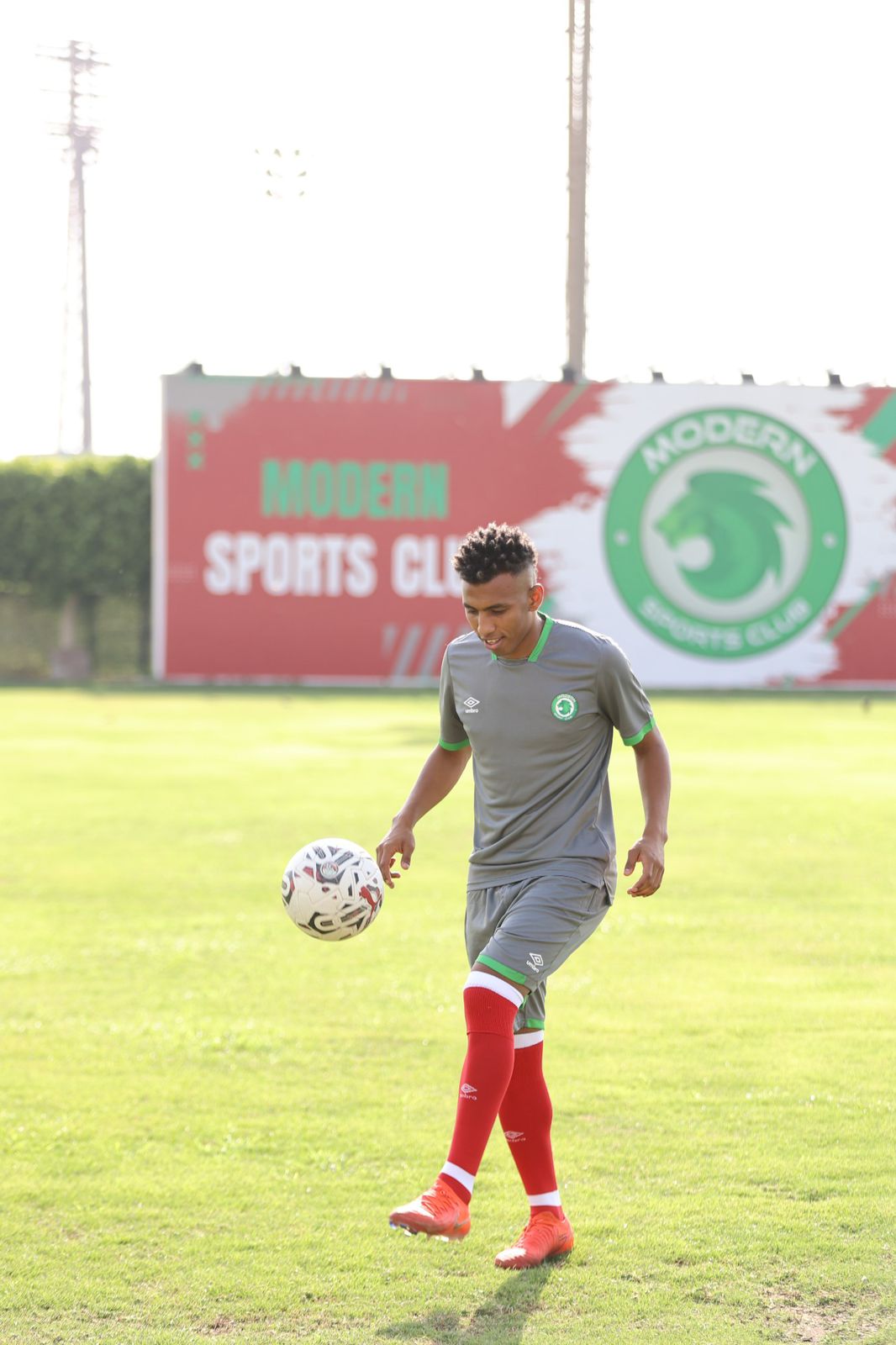 عبدالرحمن شيكا لاعب موردن سبورت الجديد